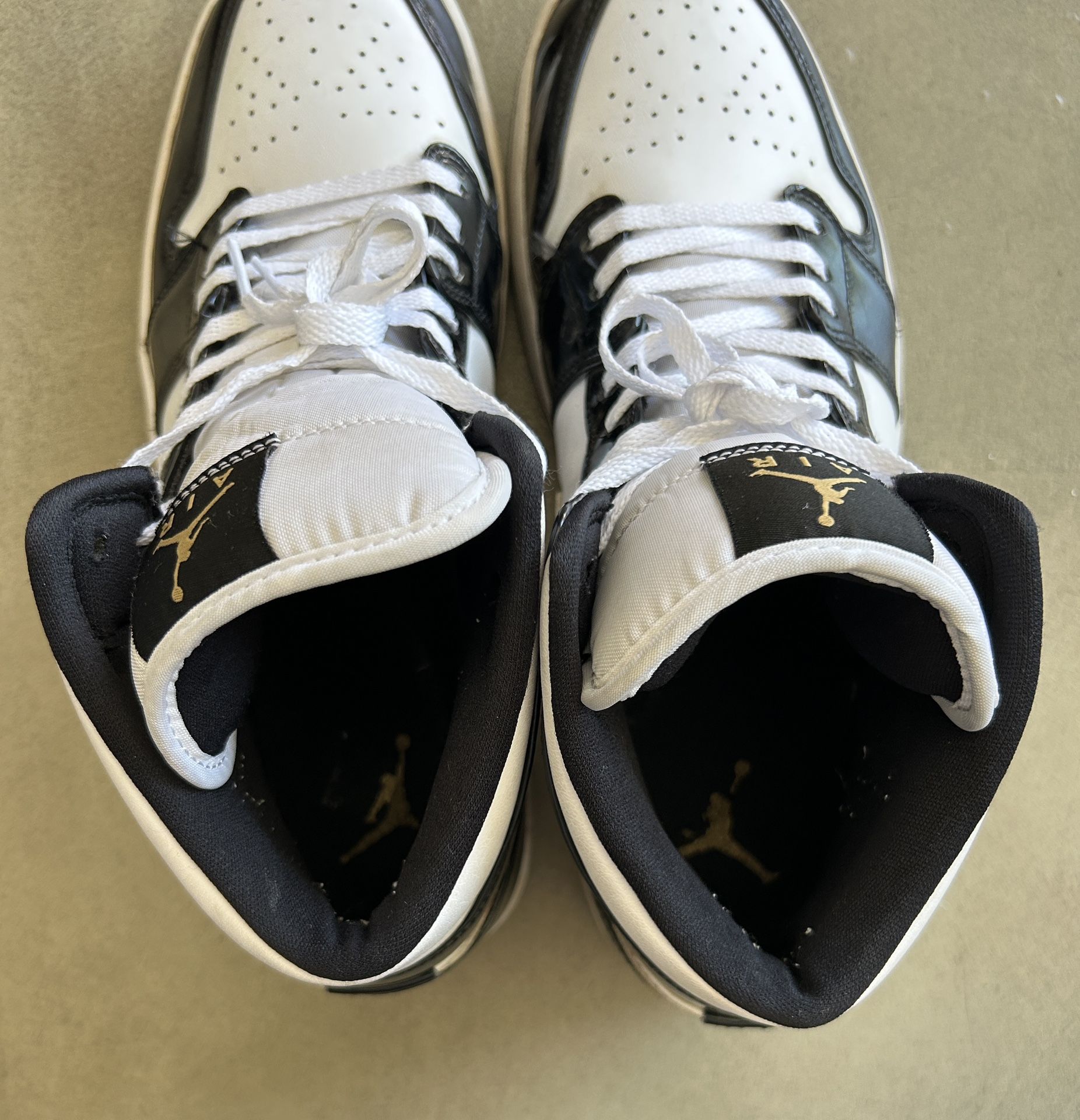2019Air Jordan 1 Mid Patent SE \'Black Gold 2019 Air Jordan 1 Mid Patent SE  main image 3