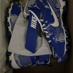 Brand new kids cleat