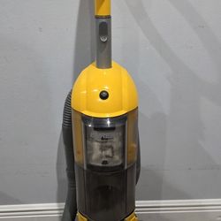 VACUUM CLEANER EUREKA UNO UPRIGHT BAGLESS HEPA FILTER 12 AMP