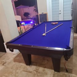 9 Foot Pool Table 