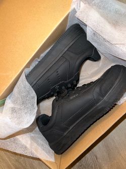 Non-slip shoes (food safe)