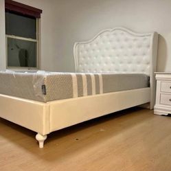 ☀️WHITE BED FRAME + DRESSER + NIGHTSTAND + MIRROR – ONLY $795!! 