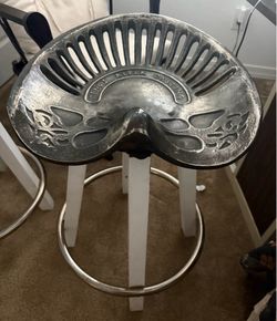 Set 2 Kings River Stools bar counter swivel tractor seat