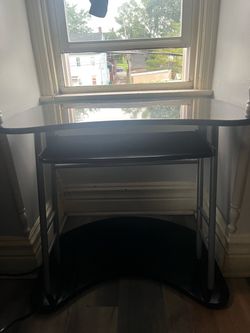 Computer desk