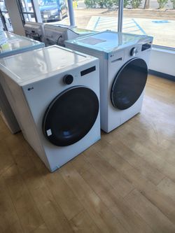 $1718 gas washer dryer set with turbo wash and turbo steam