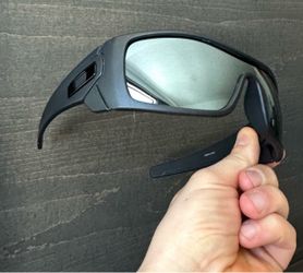New Oakleys  Box, Pouch Cloth All Included