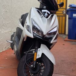 Moto,scooter,  ITALICA. 50cc 