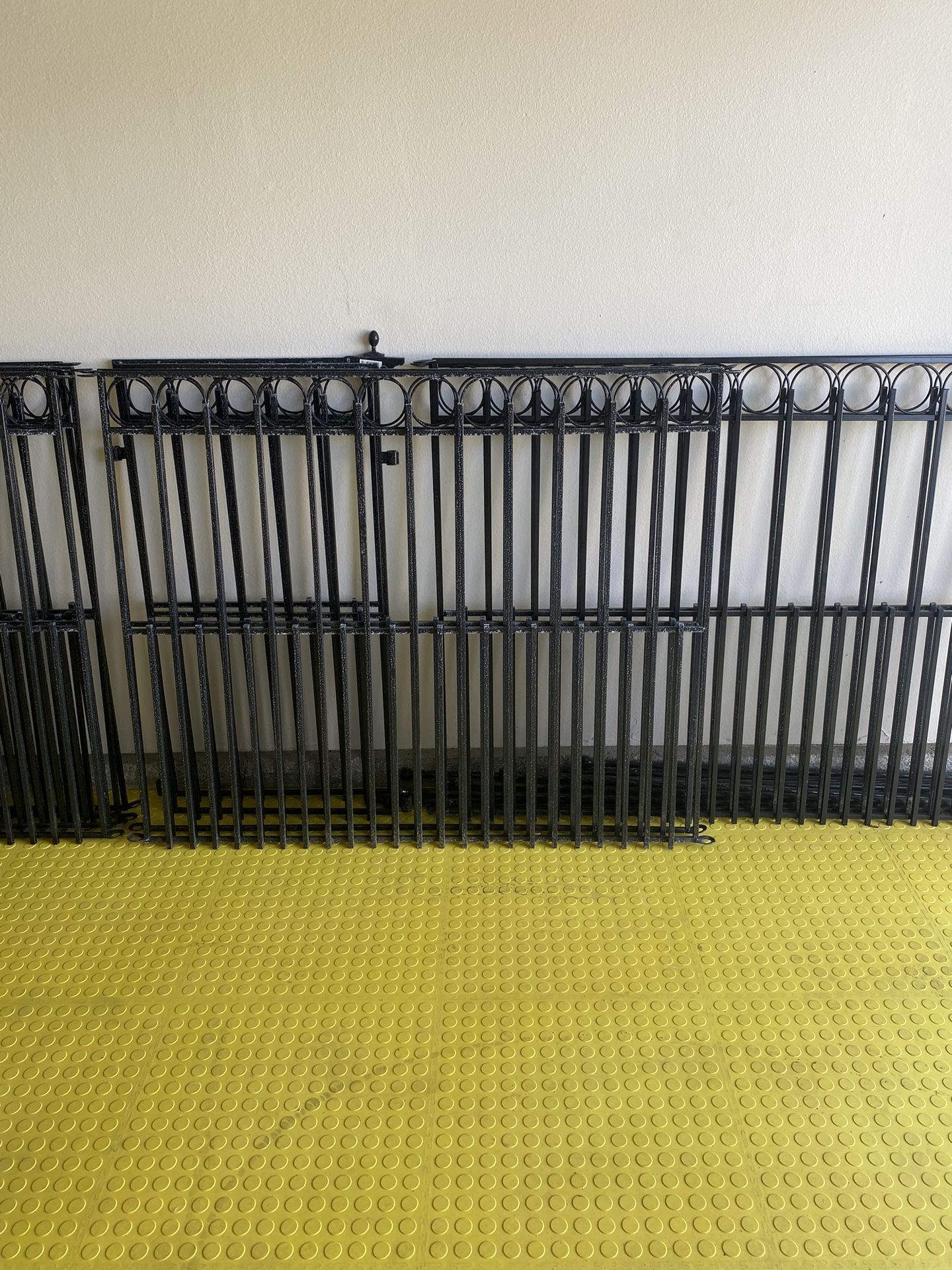 Black Iron Fence- 14 Panels