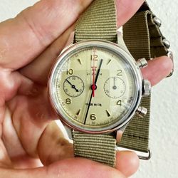Sea-Gull 1963 Red Star 38mm Mechanical Chronograph ST1901 – Full Set – Mint