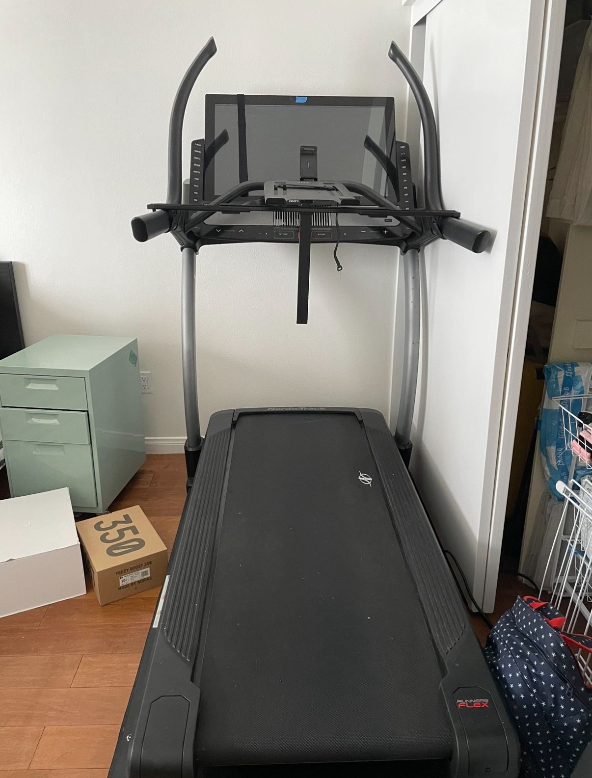 NordicTrack Commercial X32i Treadmill
