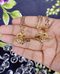 HOMEGILRS Broken 💔 Heart Necklace Set