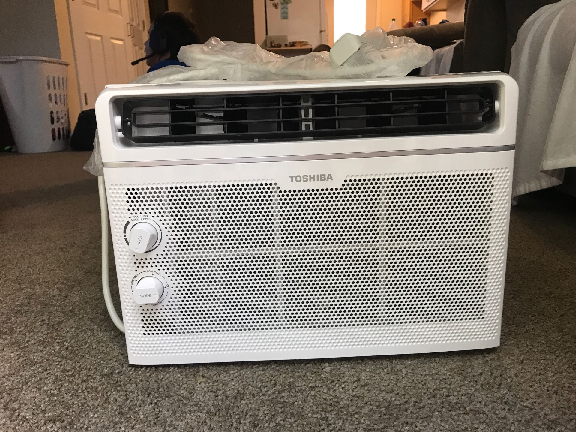 Toshiba window air conditioning unit ac a/c for Sale in Seattle, WA OfferUp
