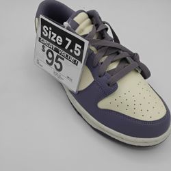 Nike Dunks Size 7.5