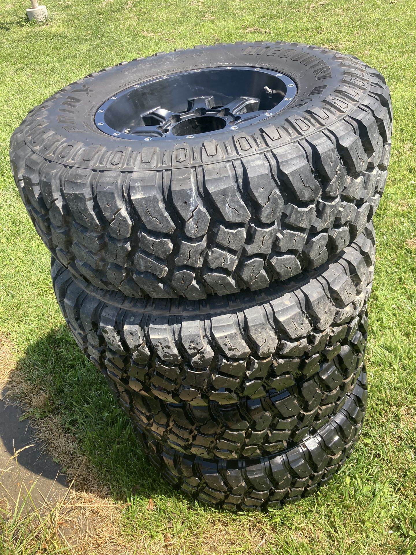Nearly New Tires On Wheels LT 285/75R16