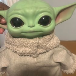Baby yoda toy 