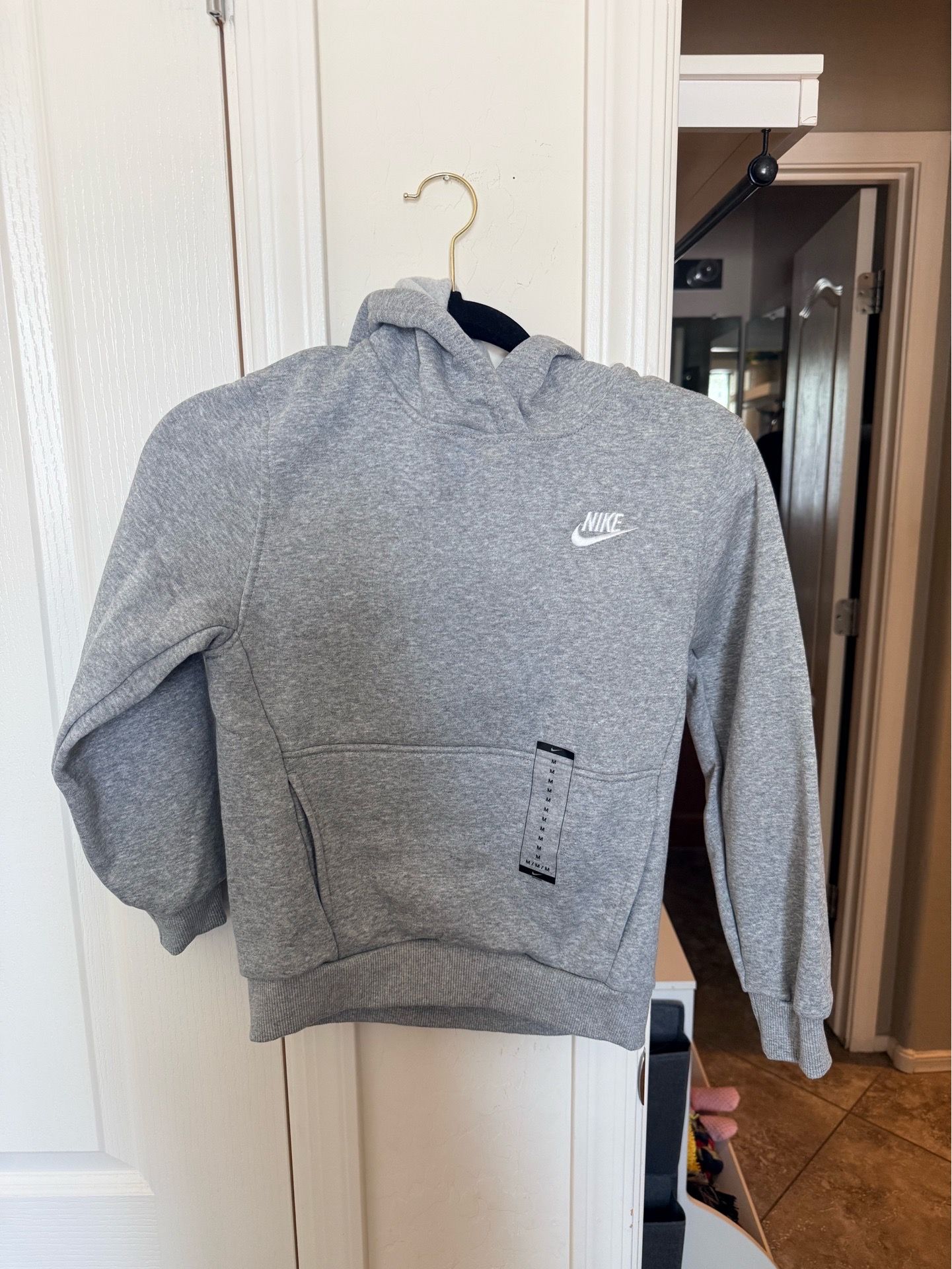 New Nike pullover sweater