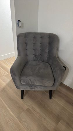 Gray Velvet Tufted Accent Chair