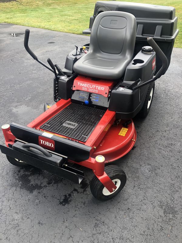 Toro Zero Turn Mower W/Bagger And Mulching Kit for Sale in Meriden, CT
