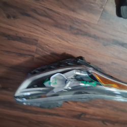 2019 / 2021 Kia Forte Headlight Right Oem 