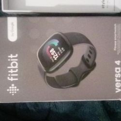 Fitbit Versa 4