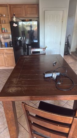 Dining table 2 chairs