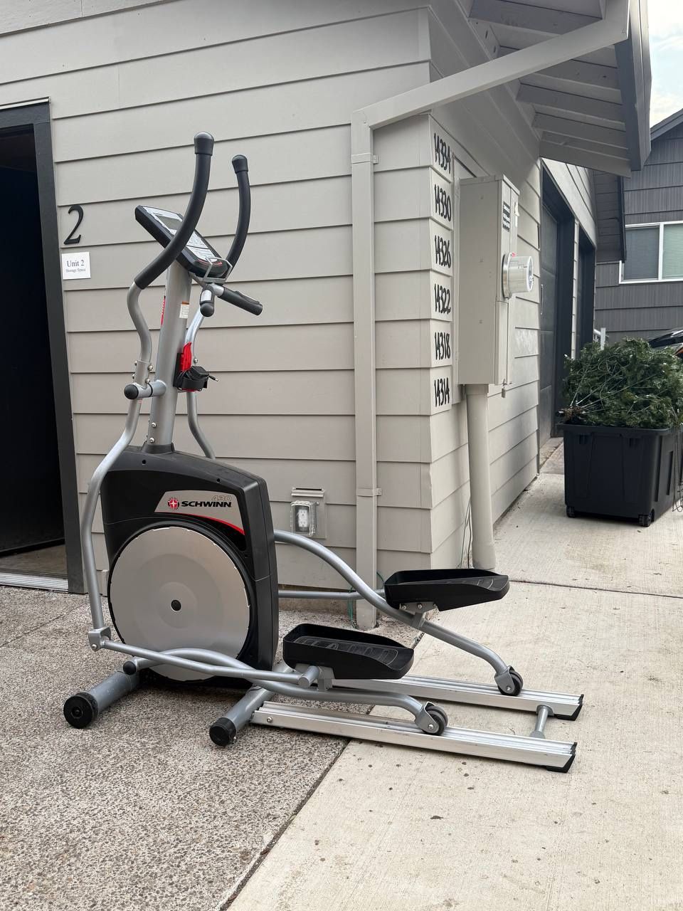Schwinn 430 Elliptical Trainer