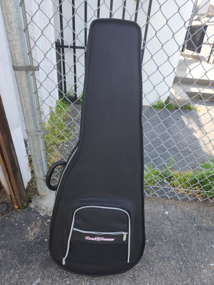 Roadrunner Poly Foam  Acoustic Guitar Case