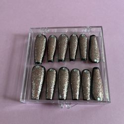 Nails 