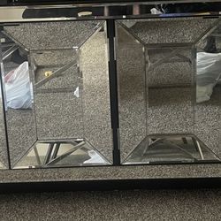 Entertainment center 