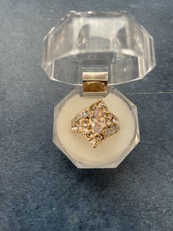 New Women’s Size 7 Marquis Cut Luxury Rhinestone Ring