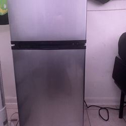 Insignia Mini Fridge For Sale