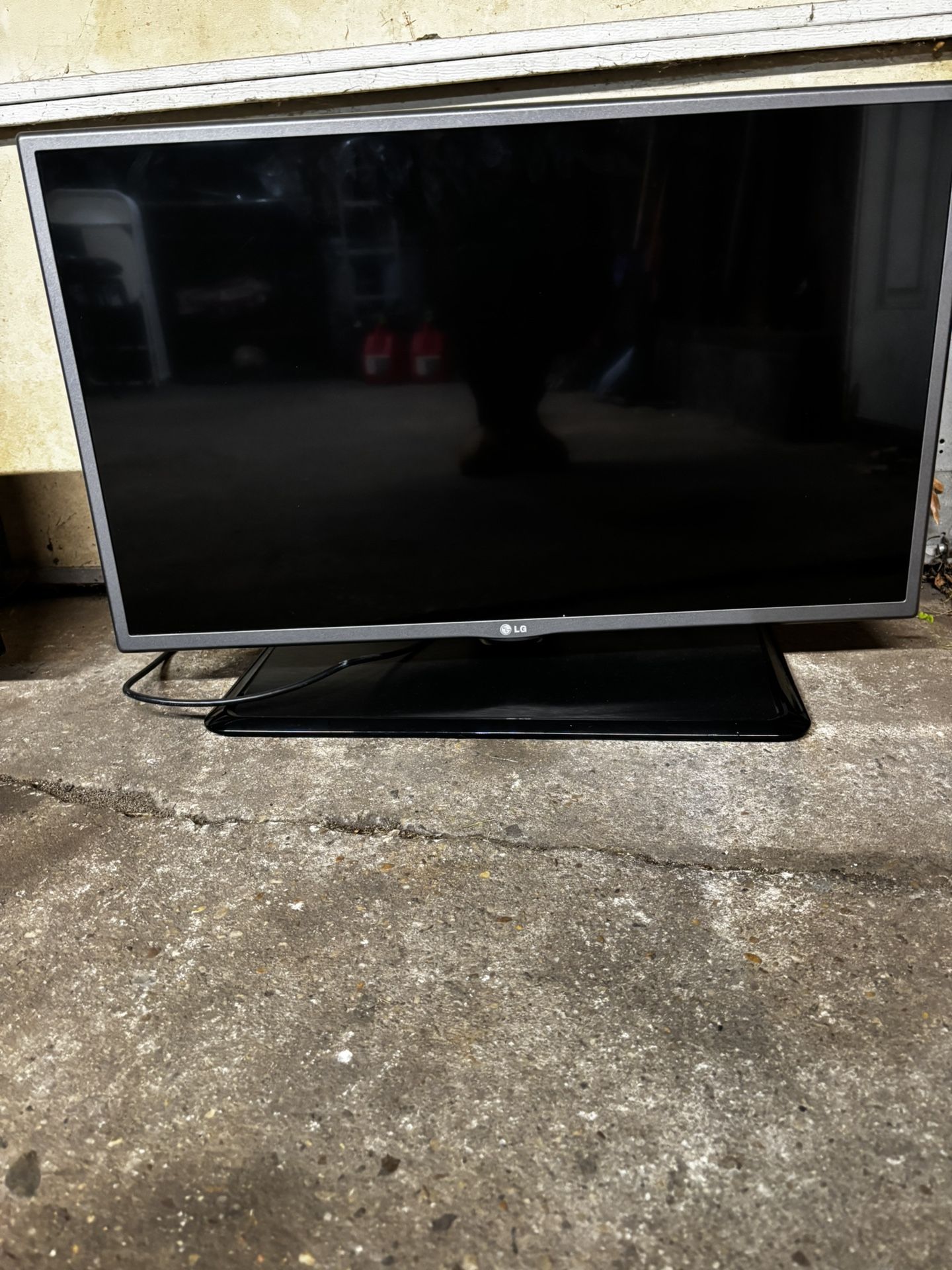 LG TV For Sale