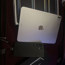 iPad Pro 11inch And Samsung S25 Ultra