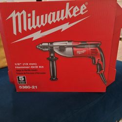 Milwaukee 1/2 Hammer Drill Kit New