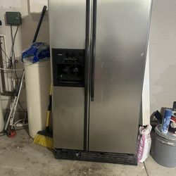 Refrigerator 