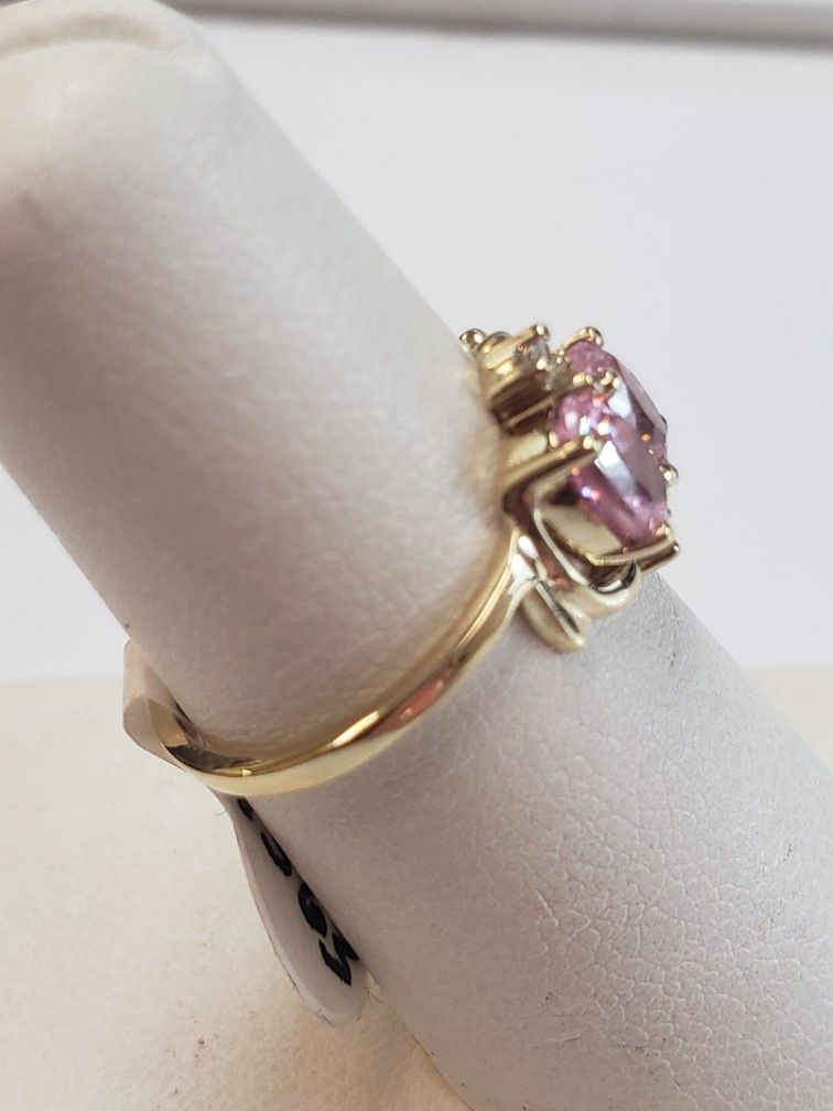 10k Yellow Gokd Pink Cz Ring 2 Grams Size 5.5