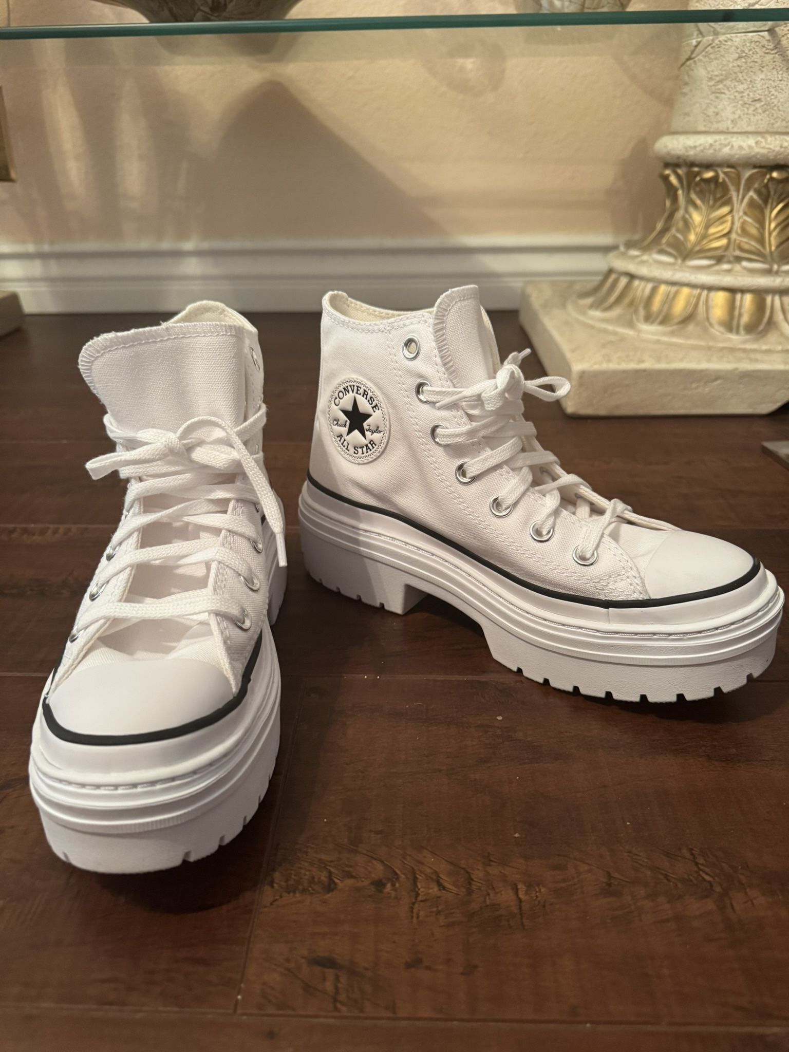 CONVERSE CHUCK TAYLOR HIGH TOP PLATFORM LUGG HEEL SNEAKERS NEW WOMAN’S US 7