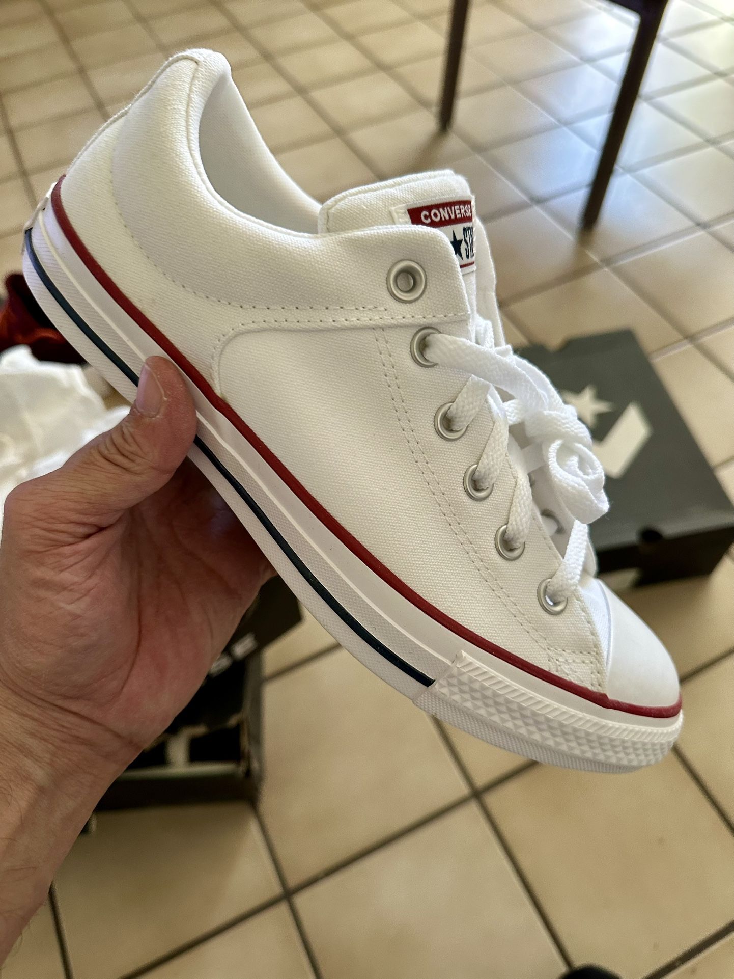 CONVERSE CHUCKS WHITE NEW