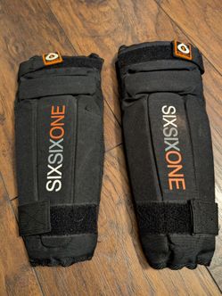 Sixsixone Elbow forearm Pads adult Small 
Used mountain bike downhill