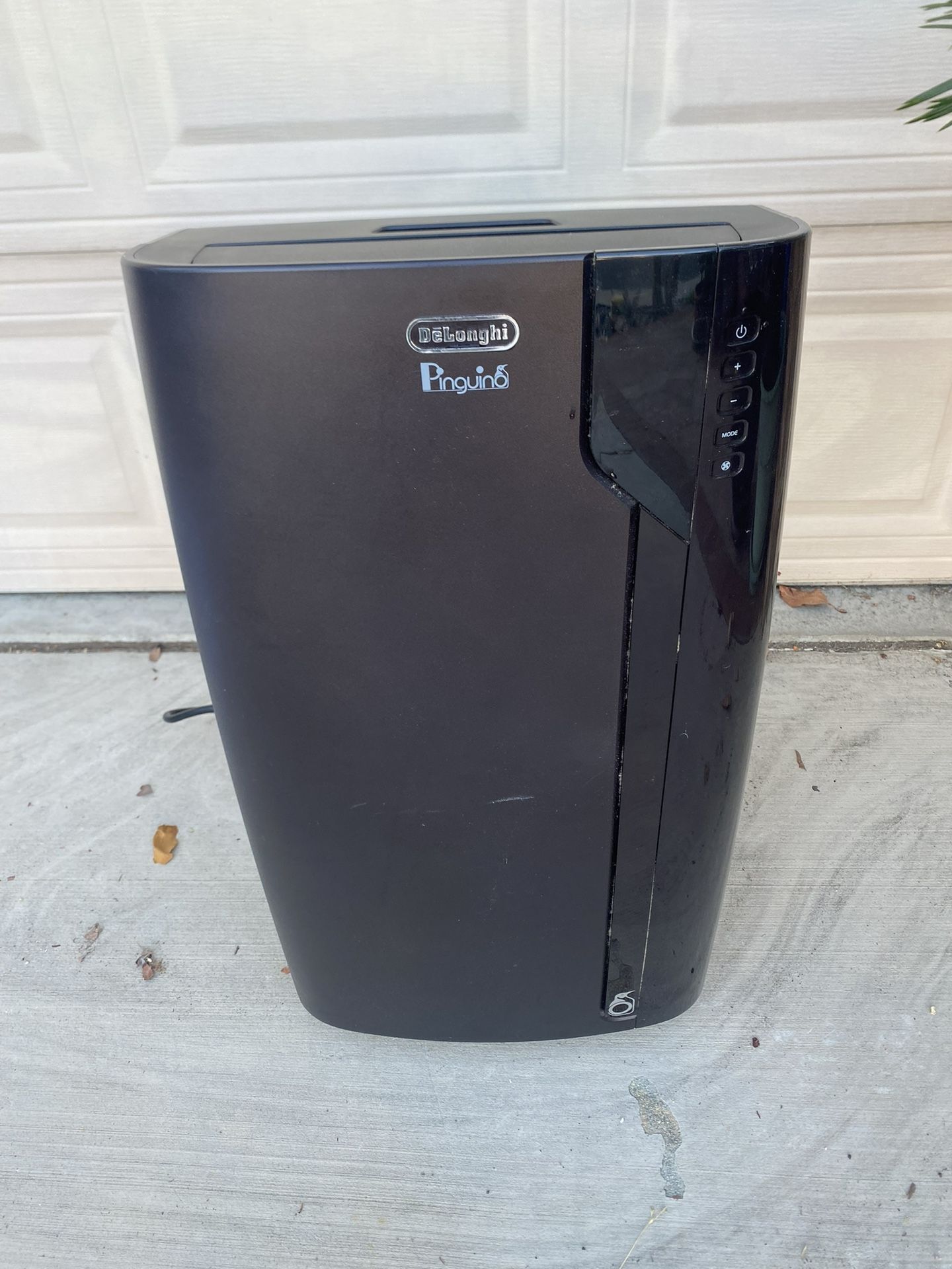 DELONGHI PINGÜINO ROOM AIR CONDITIONER MODEL PAC EX290LN -1A BK