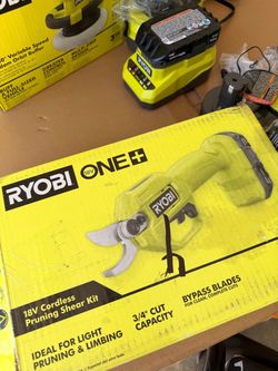 Ryobi pruner
