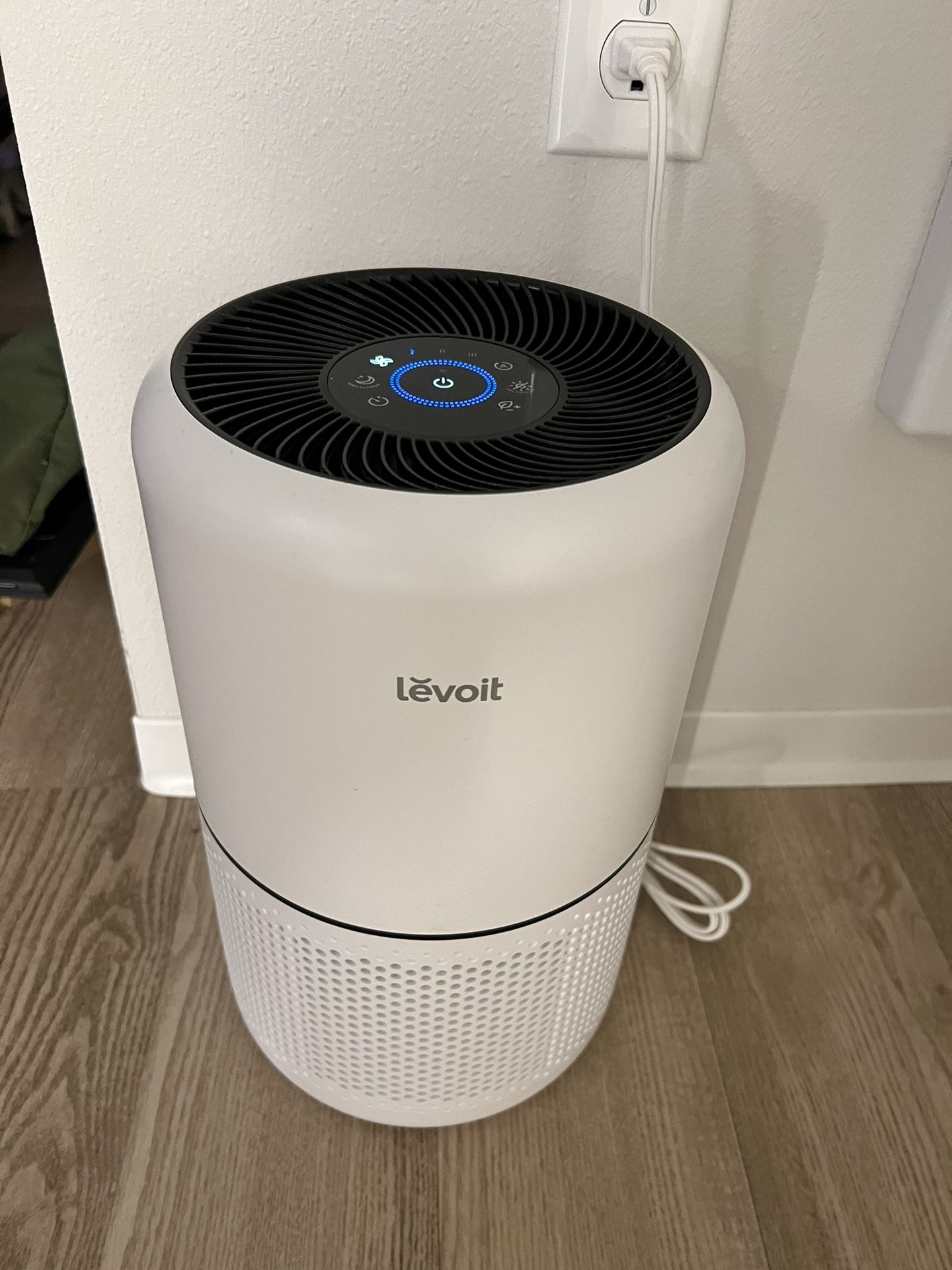 Levoit PlasmaPro Core 300s air purifier for Sale in Seattle, WA OfferUp