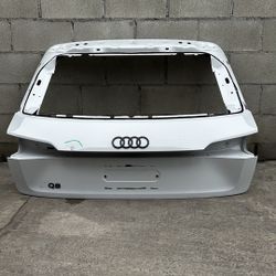 2023 Audi Q8 e-tron Tailgate