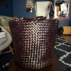Italian Leather Bucket Bag (Similar To Bottega Veneta)