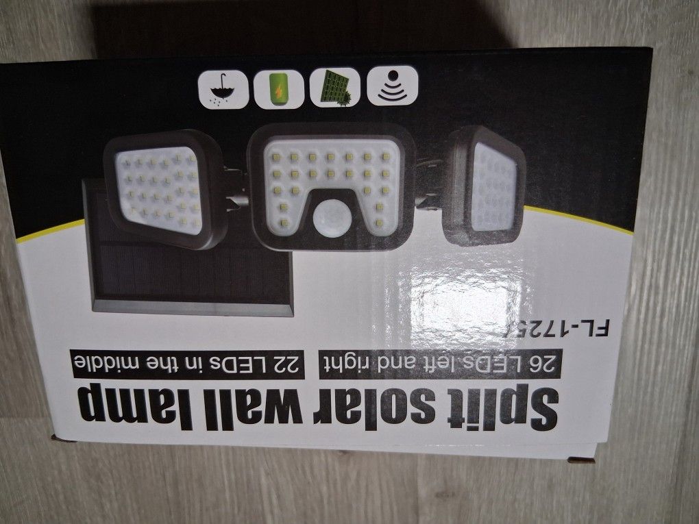 SPLIT SOLAR WALL LAMP