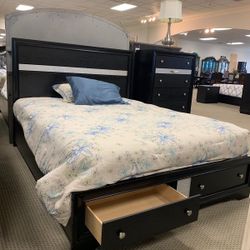 Regata Black Storage Platform Bedroom Set 4 PIECE 