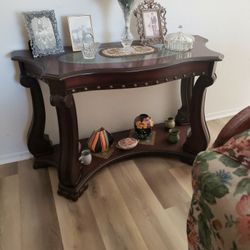 End table, Foyer Table   ??