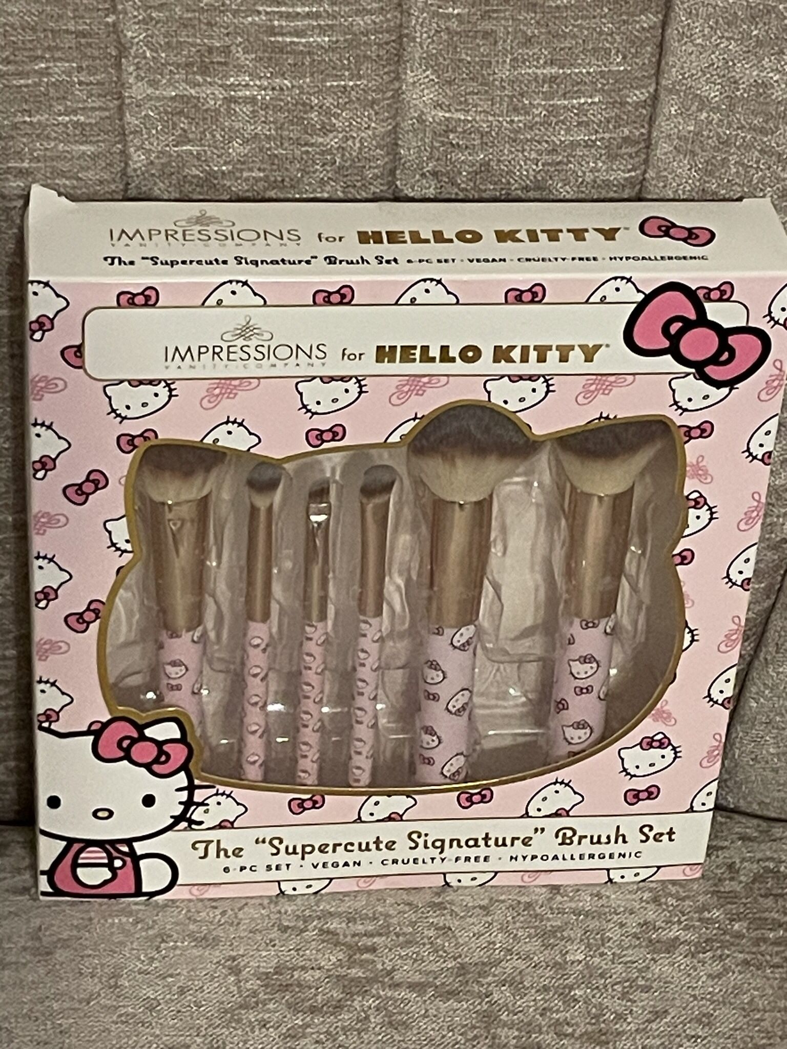 Hello  Kitty Impressions 6. Pc Makeup Brushes Pink