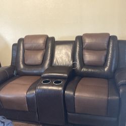 Two/tone brown recliner sofa and loveseat with cup holders