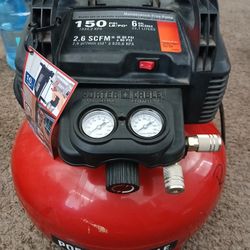 Porter Cable 6 Galones 150PSI Air Compressor.